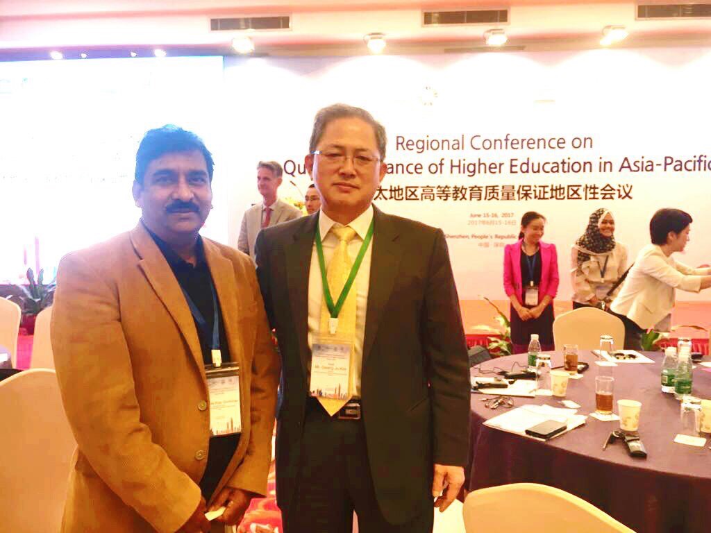 With Dr. Gwang-Jo Kim Director , UNESCO Asia Pacific